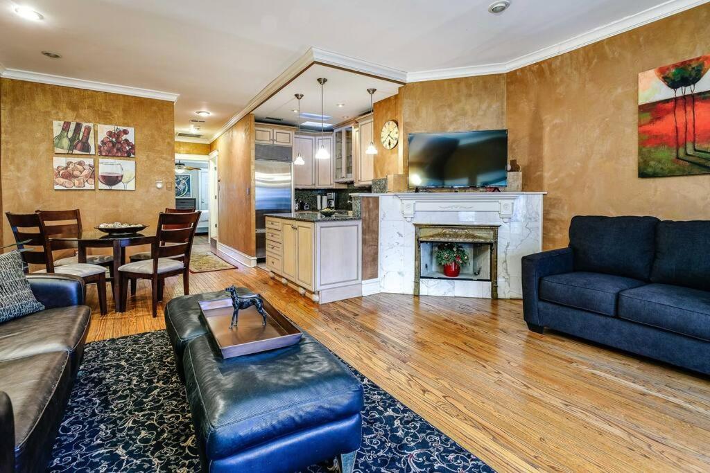 Historic And Unique Brownstone In Gold Coast - Downtown - 3 Appartement Chicago Buitenkant foto